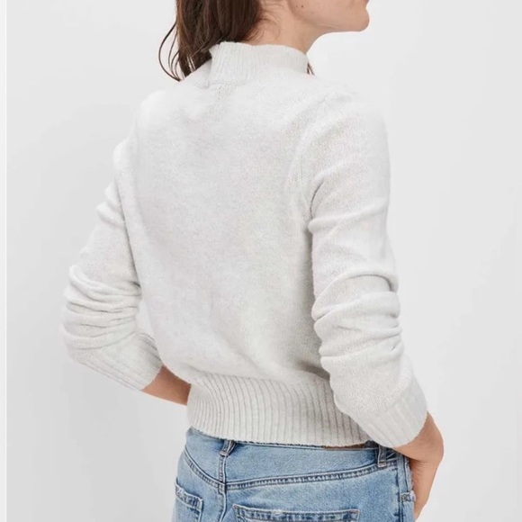 NEW American Eagle Smiley Mock Neck Soft Sweater Size Small NWT - Picture 4 of 13